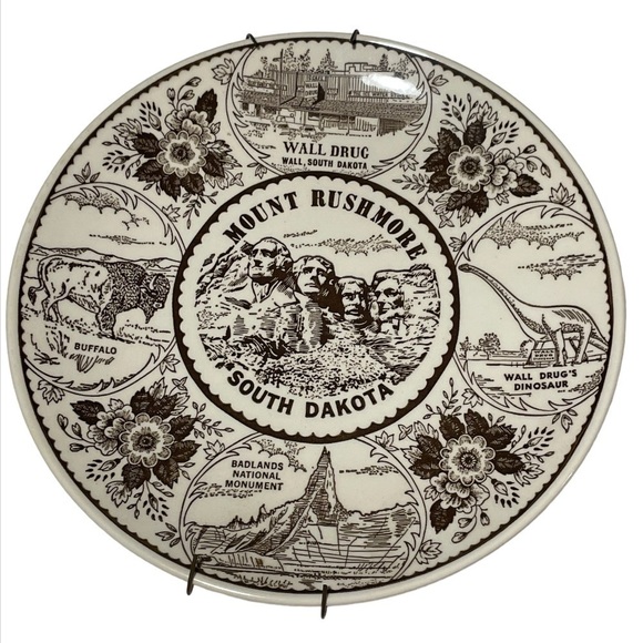 Mount Rushmore Display Decorative Plate - Picture 1 of 3